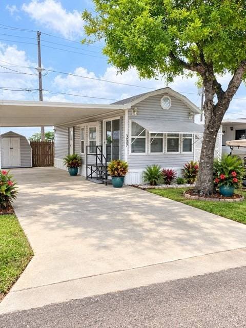 Manufactured home in Bonita Springs, FL 34135