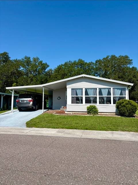 Manufactured home in Zephyrhills, FL 33540