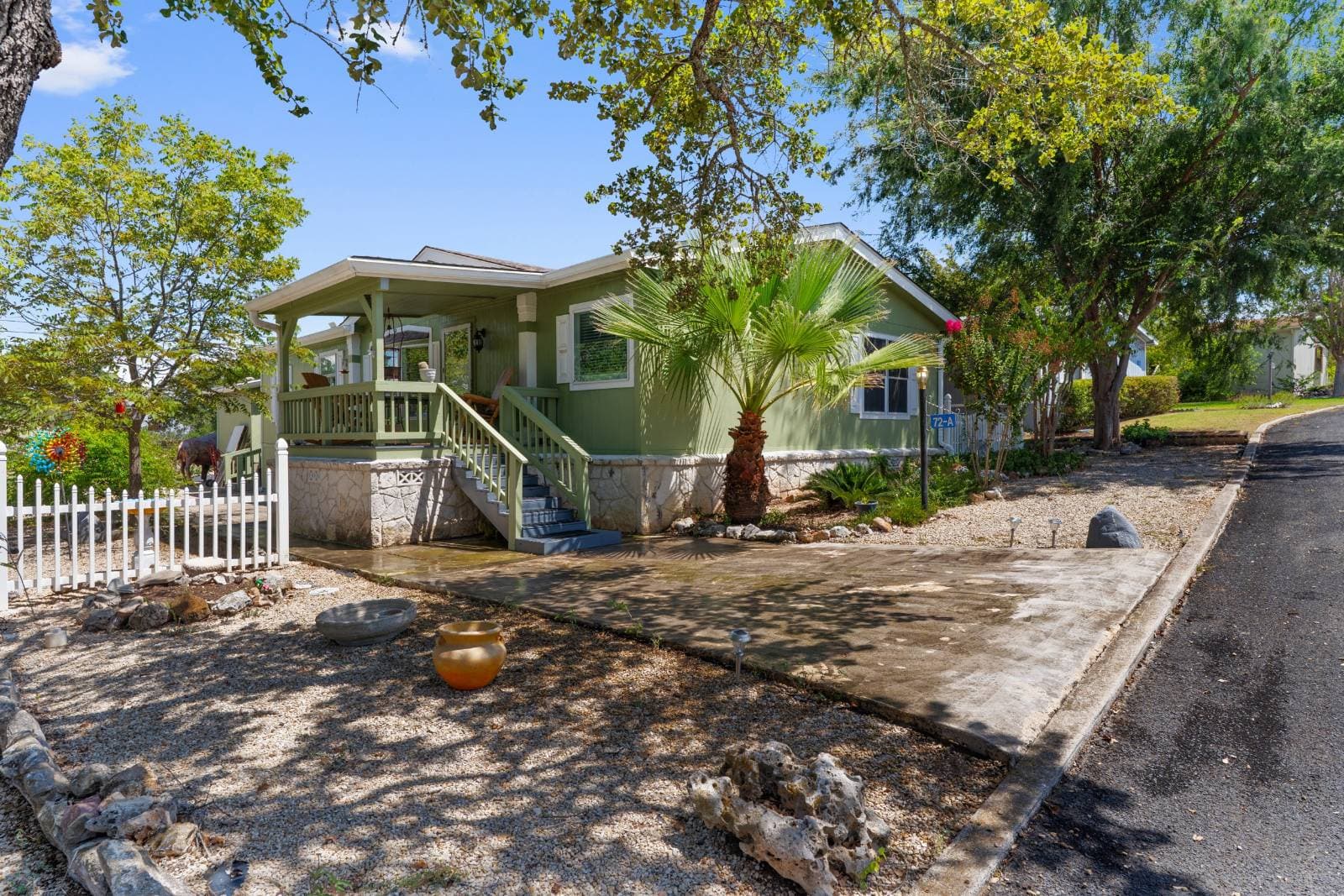 Manufactured home in Kerrville, TX 78028