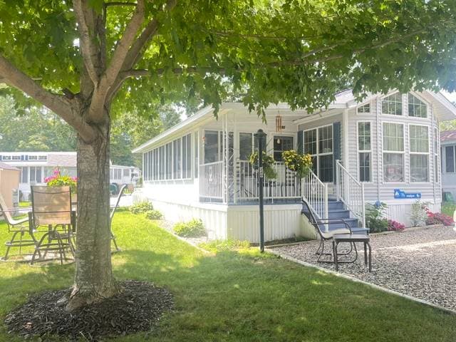 Manufactured home in Old Orchard Beach, ME 04064