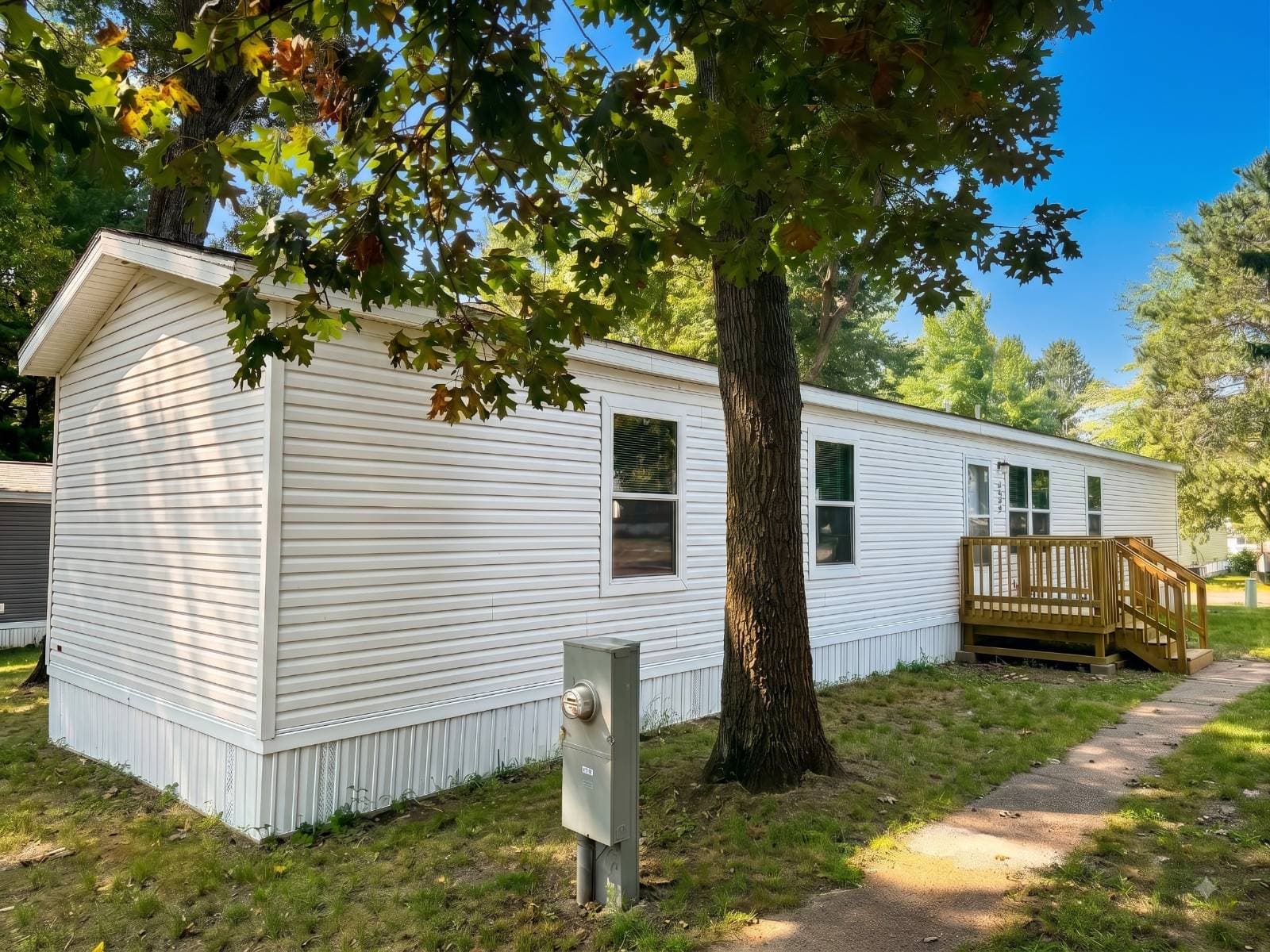 Manufactured home in Altoona, WI 54720