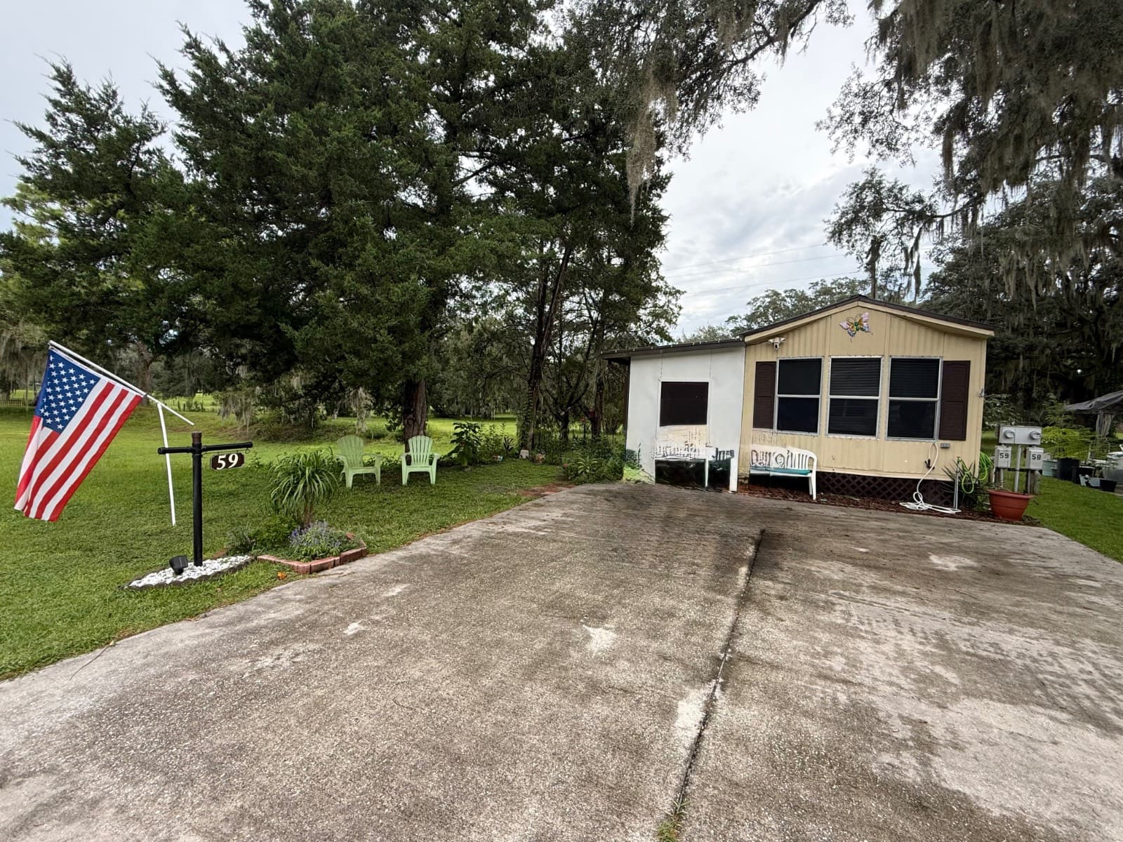Manufactured home in Lake Panasoffkee, FL 33538