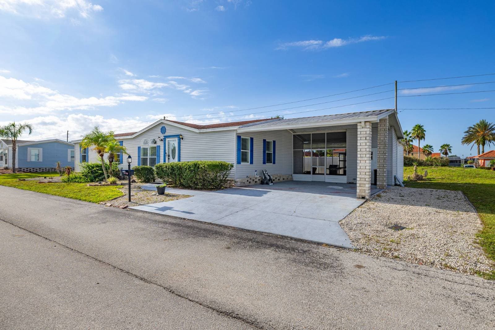 Manufactured home in Davenport, FL 33897