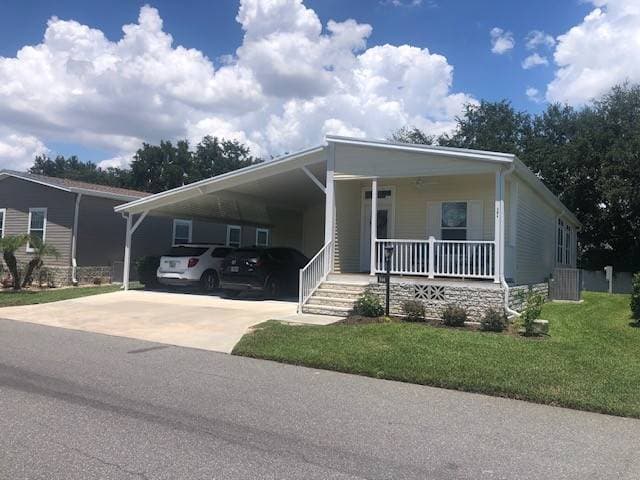 Manufactured home in Winter Haven, FL 33881