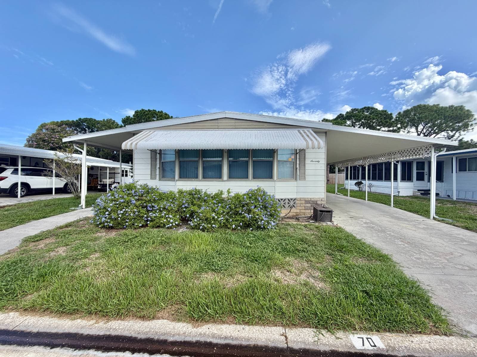 Manufactured home in Bradenton, FL 34209
