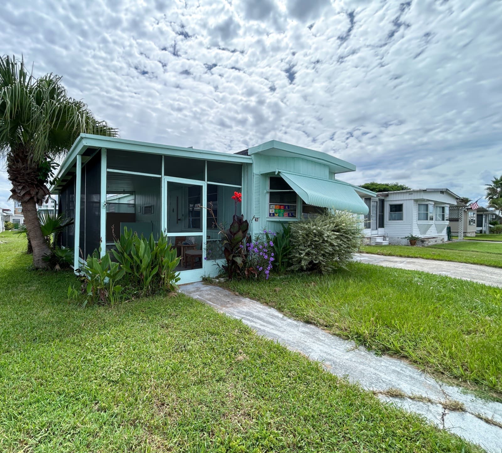 Manufactured home in Palmetto, FL 34221