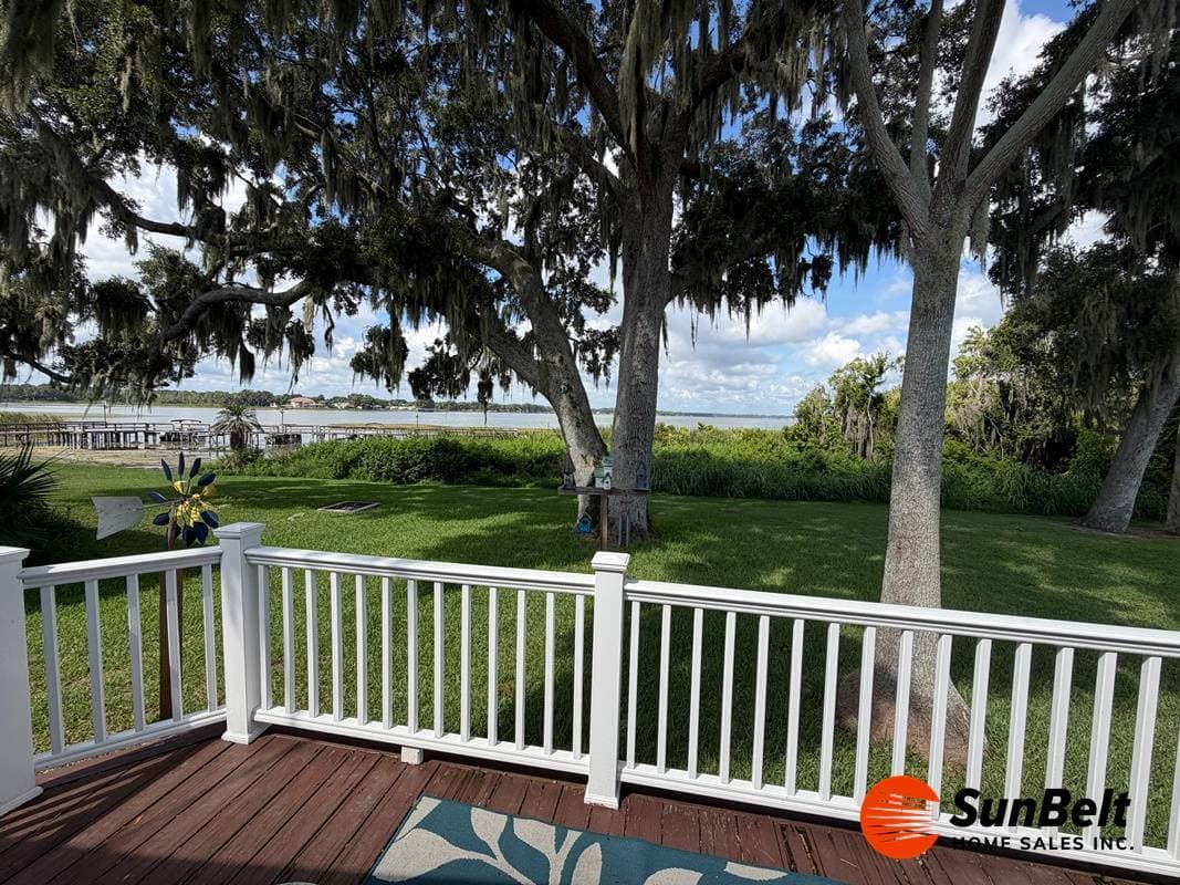 Manufactured home in Leesburg, FL 34788