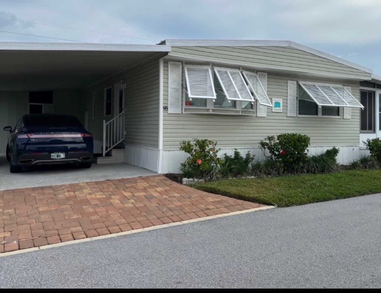 Manufactured home in Vero Beach, FL 32960