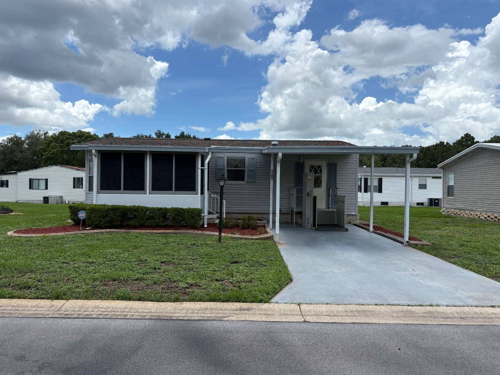 Manufactured home in Spring Hill, FL 34607