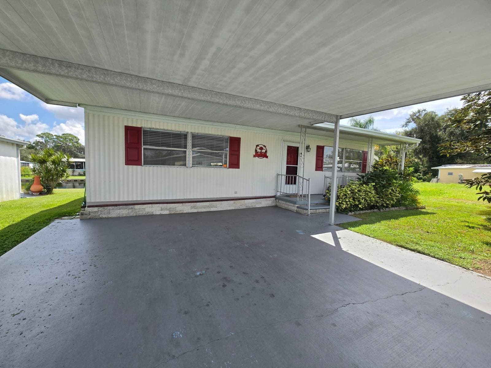 Manufactured home in New Port Richey, FL 34653