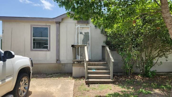Manufactured home in San Antonio, TX 78244