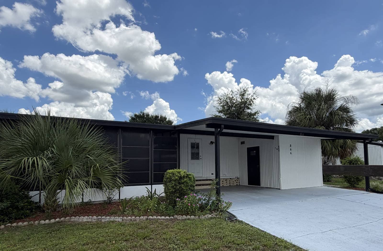 Manufactured home in Winter Haven, FL 33881