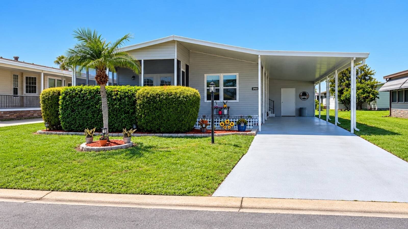 Manufactured home in Melbourne, FL 32904