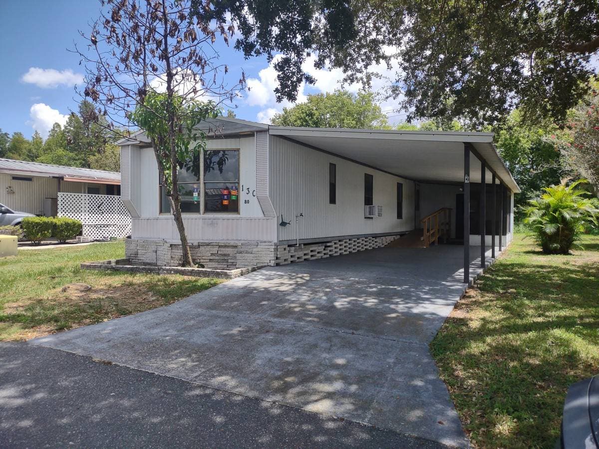 Manufactured home in Lakeland, FL 33803