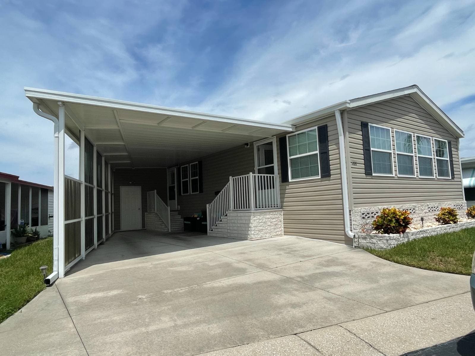 Manufactured home in LARGO, FL 33773