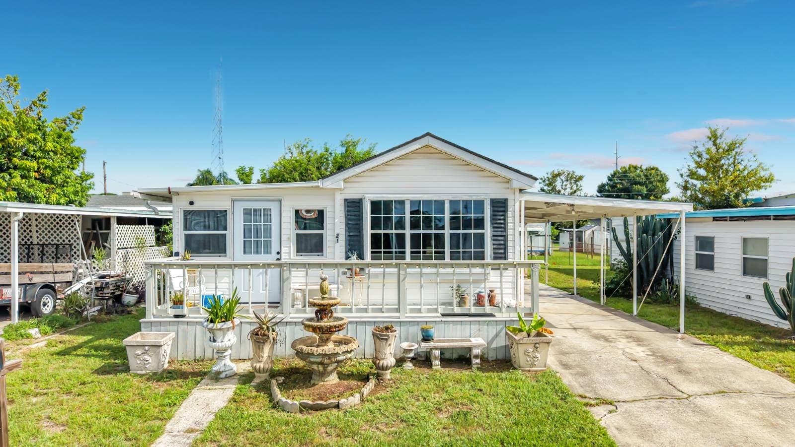 Manufactured home in Largo, FL 33778