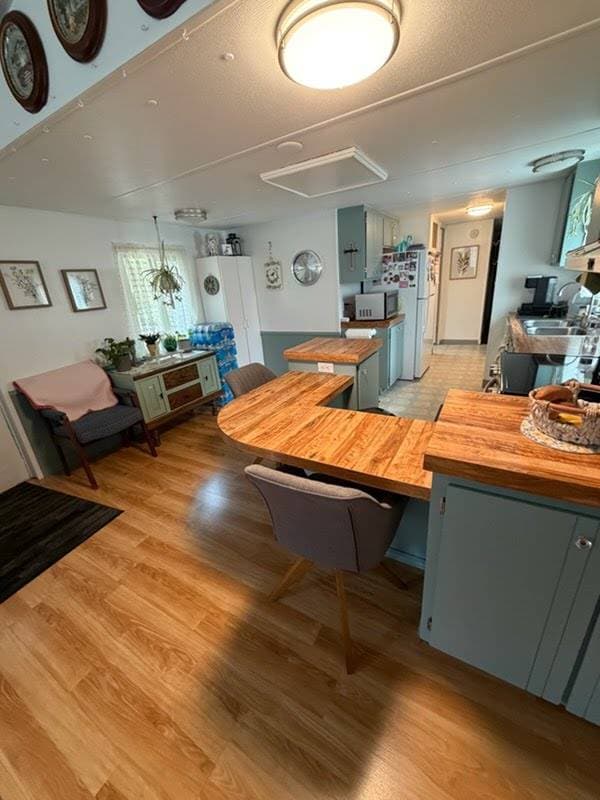 Manufactured home in Clackamas, OR 97015