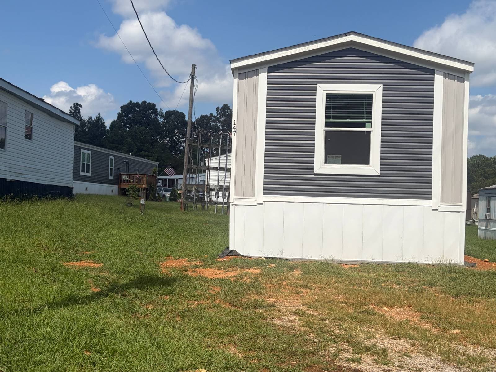 Manufactured home in Dickson, TN 37055