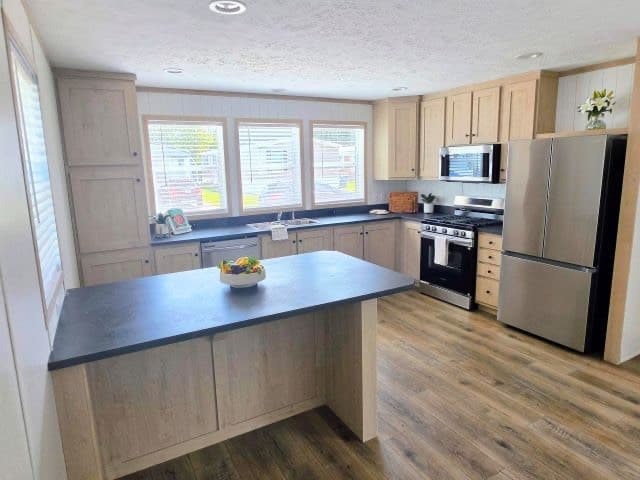Manufactured home in Wakeman, OH 44889