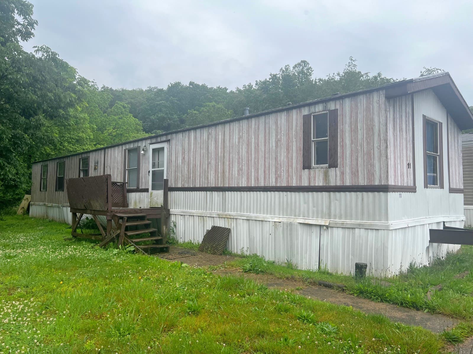 Manufactured home in Cross Lanes, WV 25313