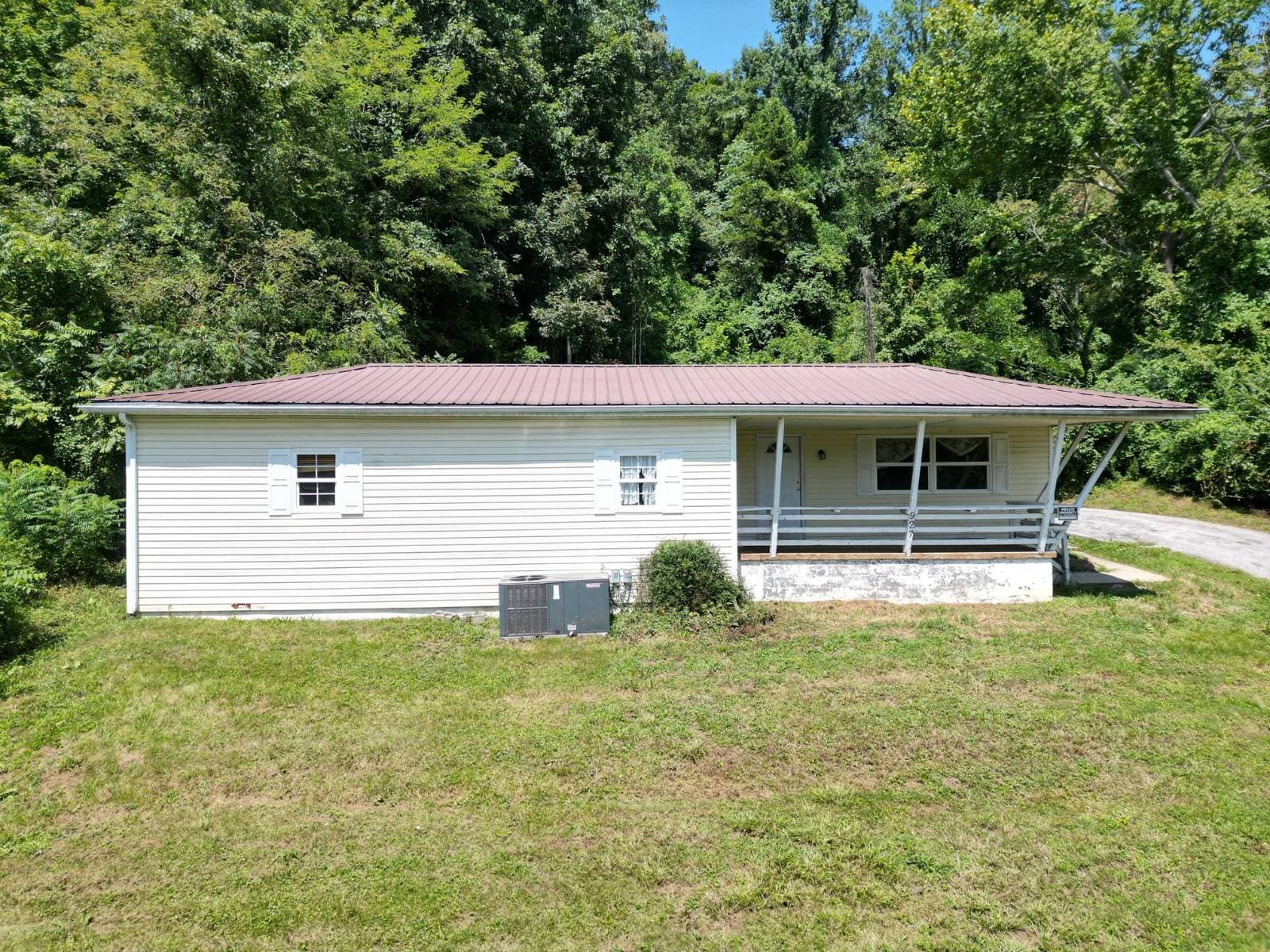 Manufactured home in Saint Albans, WV 25177