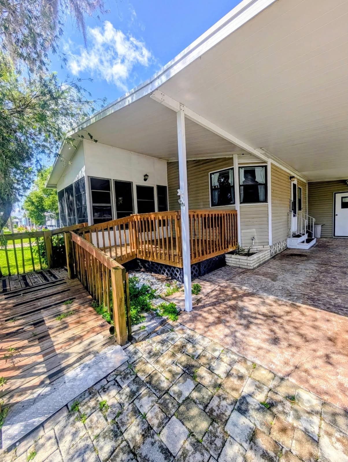 Manufactured home in Kissimmee, FL 34758
