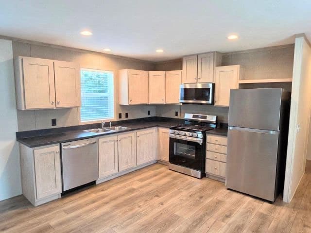 Manufactured home in Norwalk, OH 44857