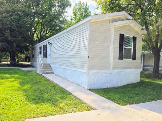 Manufactured home in Norwalk, OH 44857