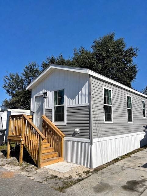 Manufactured home in Bradenton, FL 34207