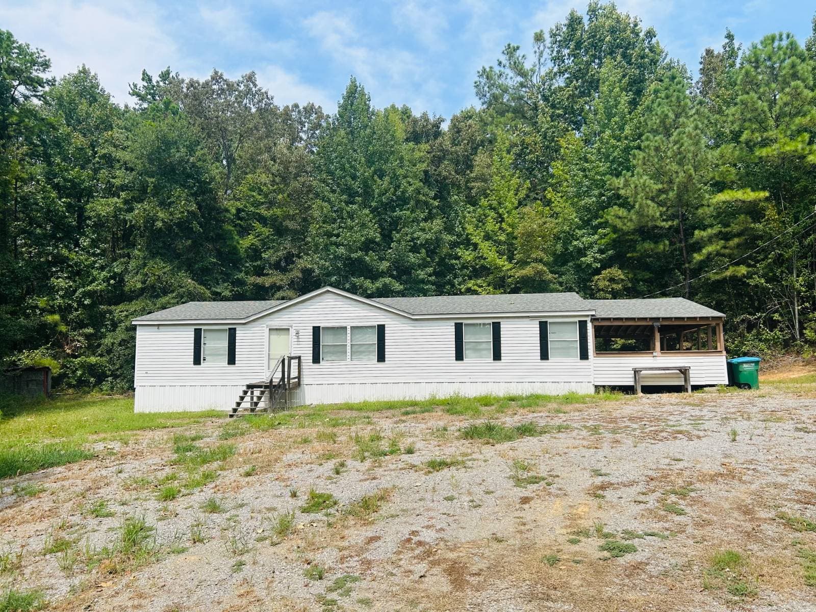 Manufactured home in Coffeeville, MS 38922