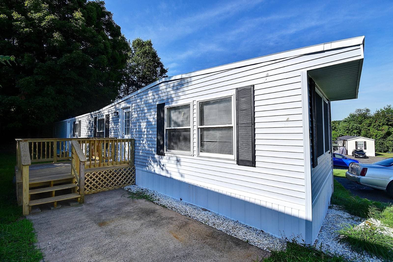 Manufactured home in Naugatuck, CT 06770