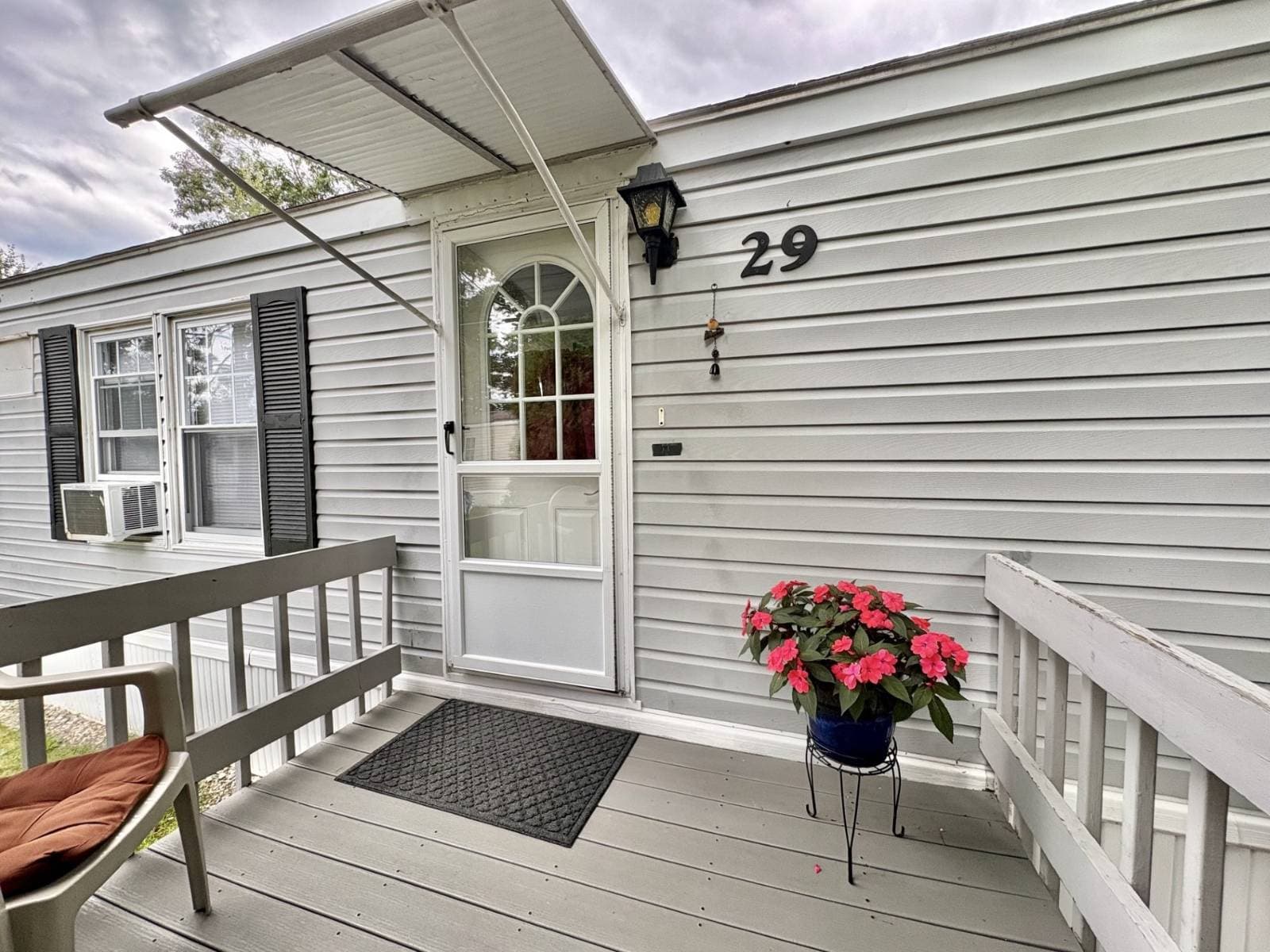 Manufactured home in Old Orchard Beach, ME 04064