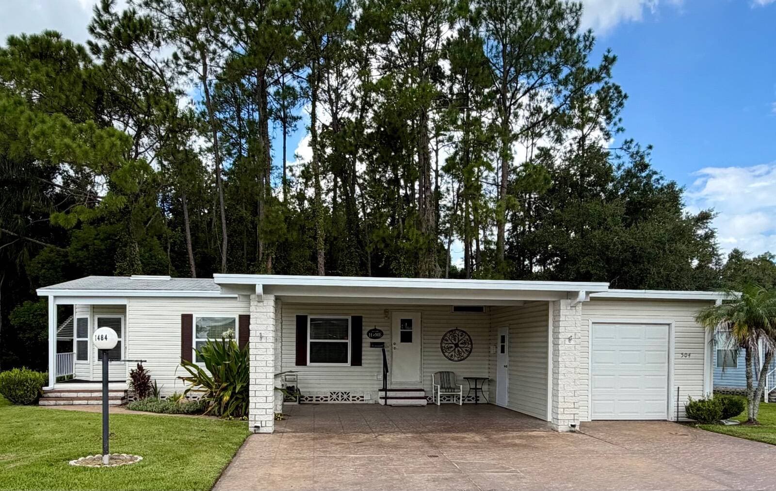 Manufactured home in Lakeland, FL 33801
