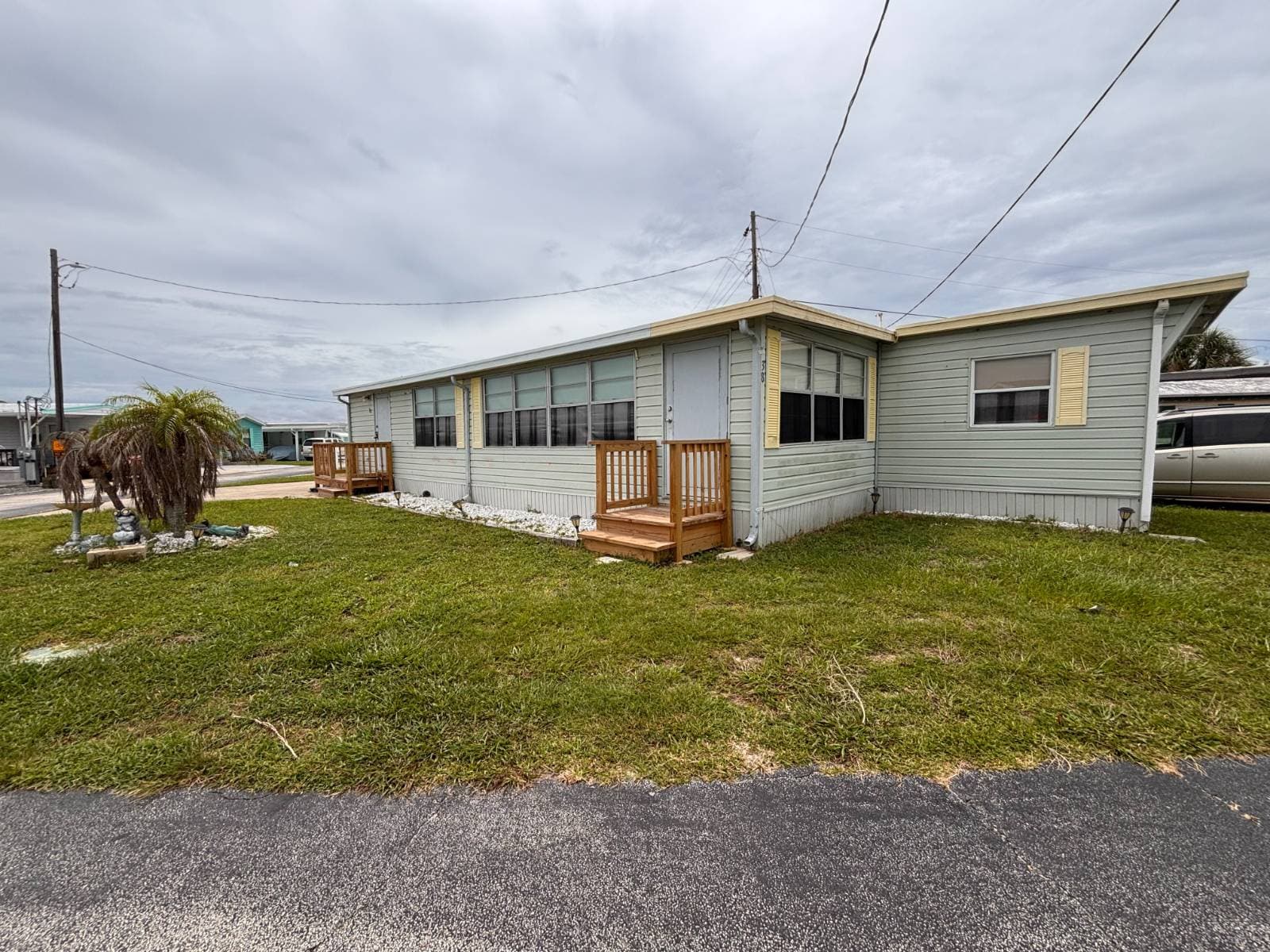 Manufactured home in Port Orange, FL 32127