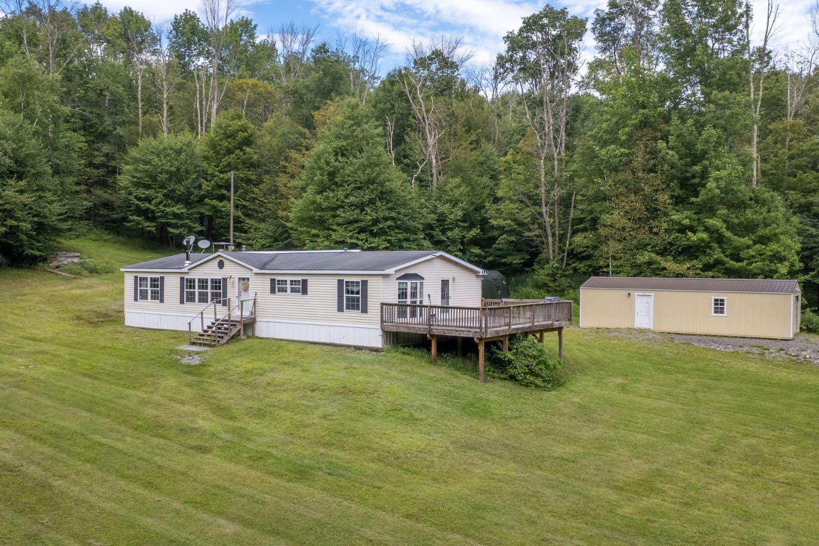 Manufactured home in Hancock, NY 13783