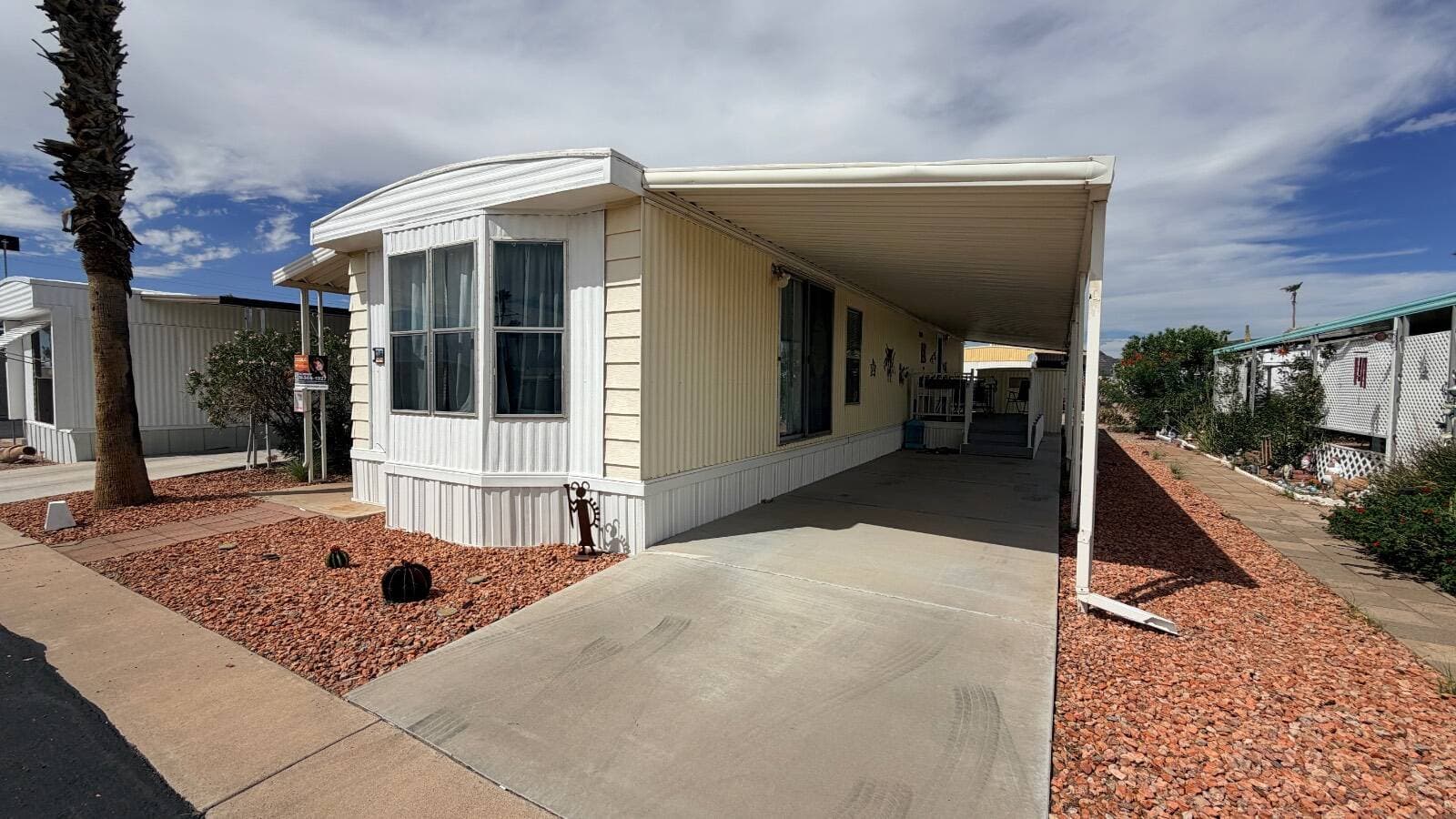 Manufactured home in Apache Junction, AZ 85120