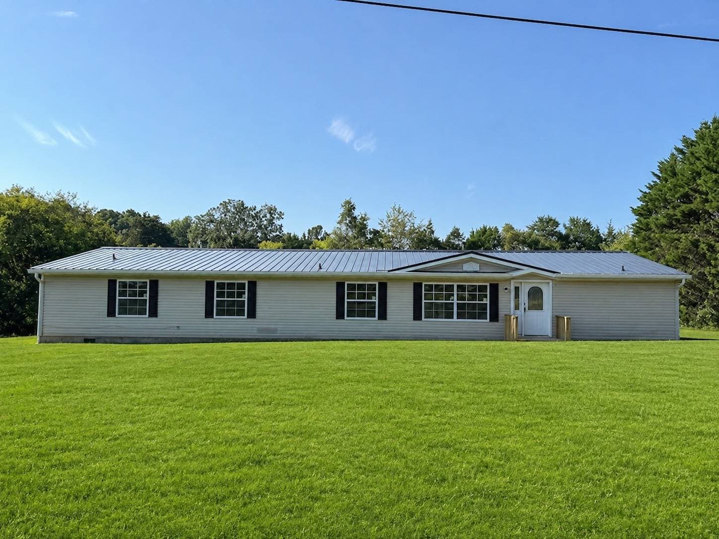 Manufactured home in Strawberry Plains, TN 37871