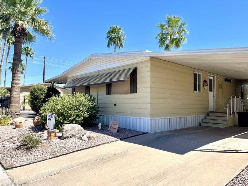 Manufactured home in Mesa, AZ 85207