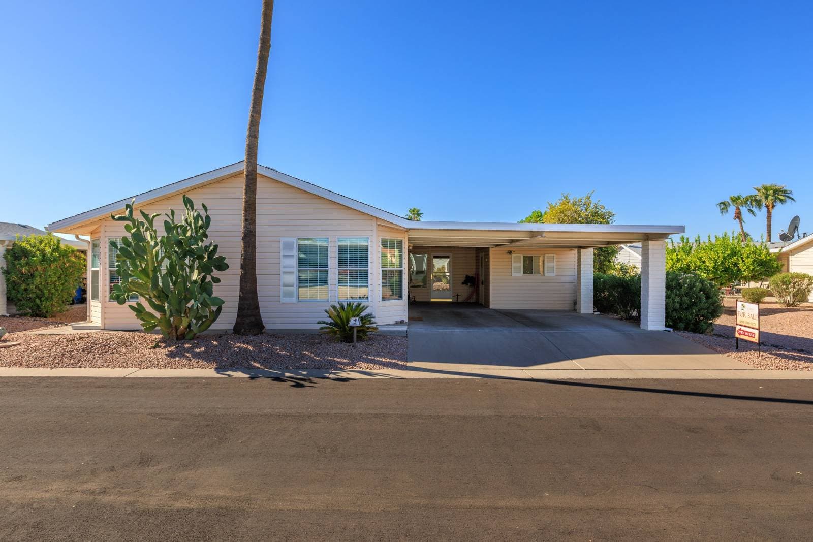 Manufactured home in Mesa, AZ 85205