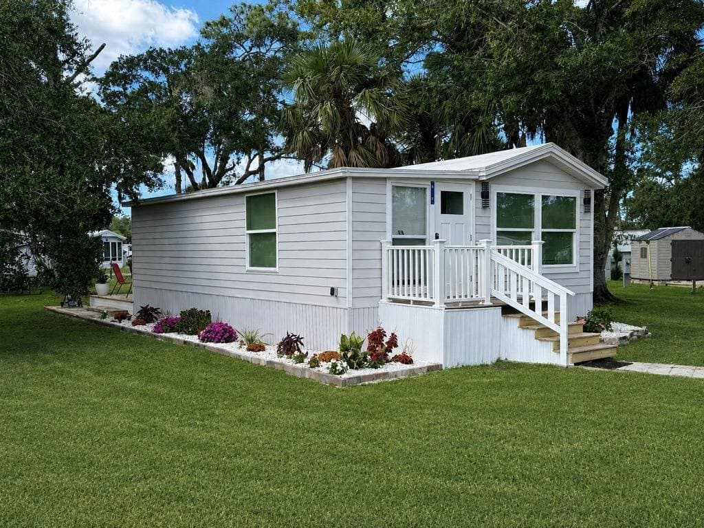 Manufactured home in Venice, FL 34293