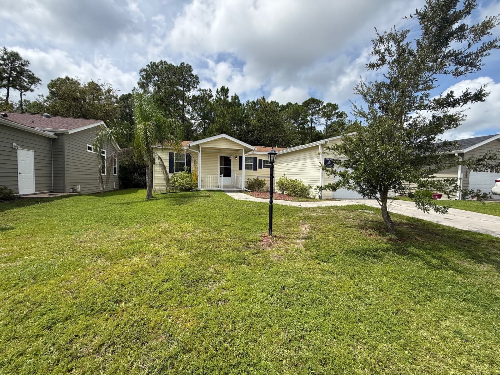 Manufactured home in Elkton, FL 32033
