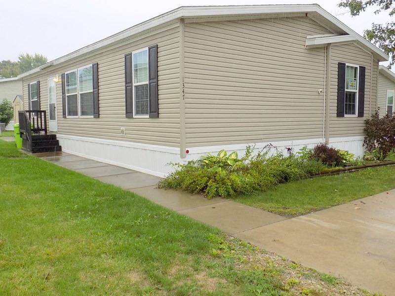 Manufactured home in Novi, MI 48374
