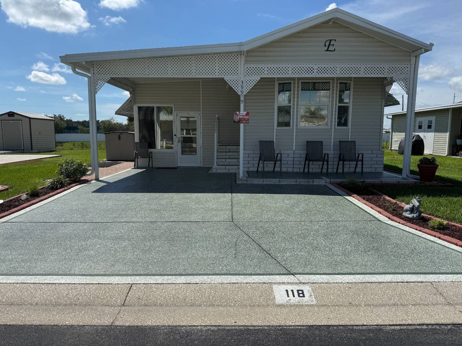 Manufactured home in Zephyrhills, FL 33542