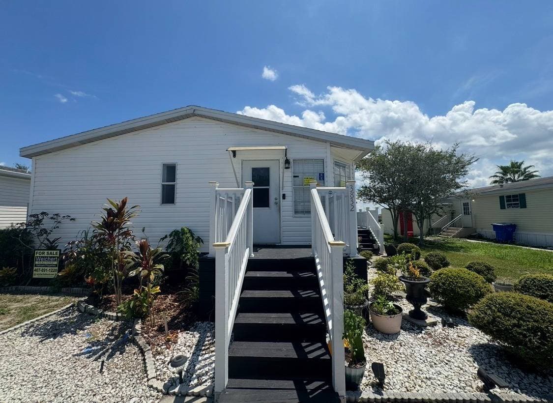 Manufactured home in Saint Cloud, FL 34772