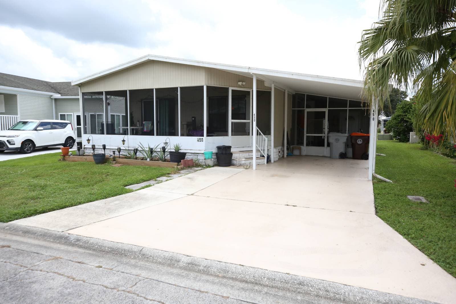 Manufactured home in VERO BEACH, FL 32966