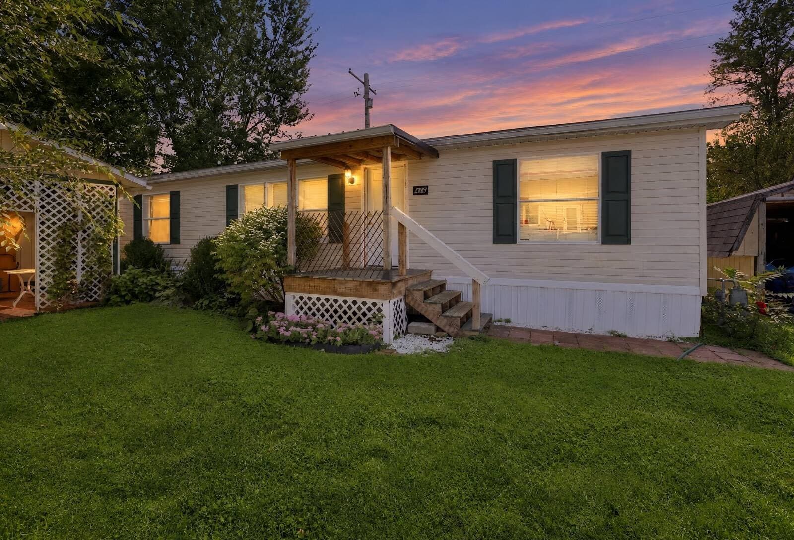 Manufactured home in Malvern, OH 44644