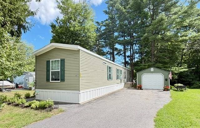 Manufactured home in Saco, ME 04072