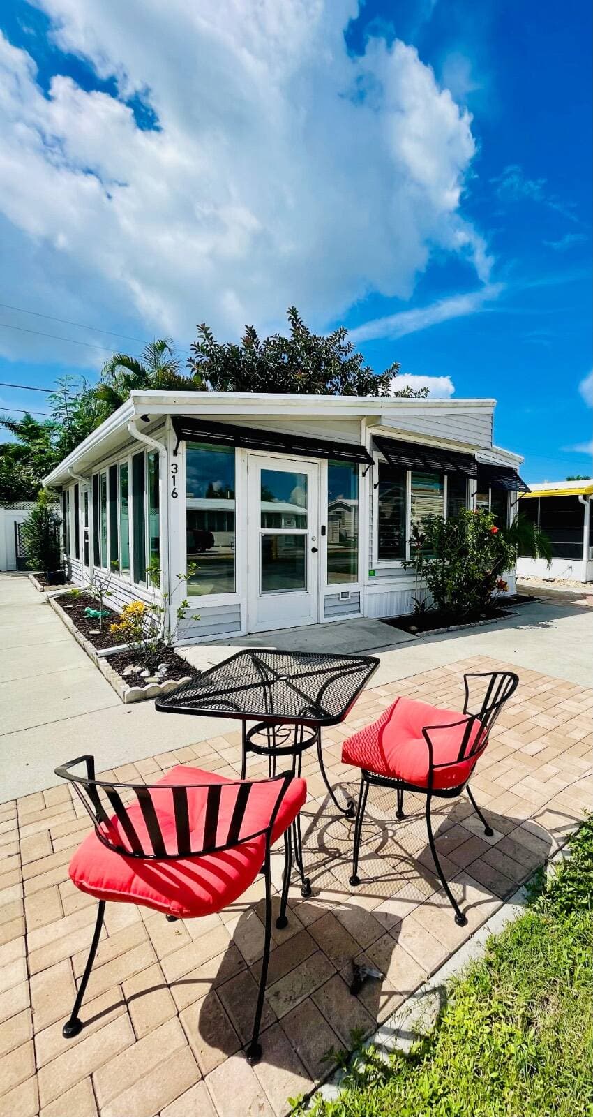 Manufactured home in Naples, FL 34110