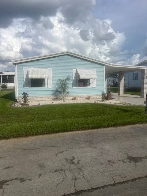 Manufactured home in Auburndale, FL 33823