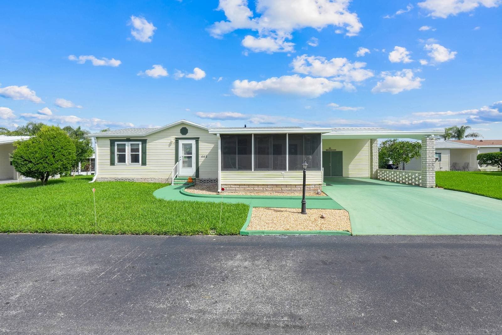 Manufactured home in Davenport, FL 33897